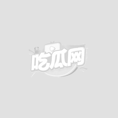 鸭哥约两个妹子在沙发上仨人一起玩4